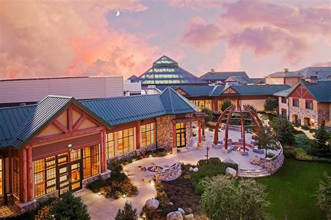 casinos in michigan with hotels.